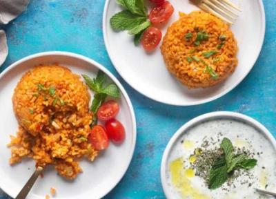 طرز تهیه بلغور پلو ساده و دانه دانه با گوجه؛ غذایی سریع و سالم